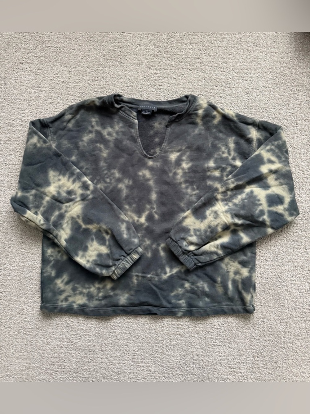Sanctuary Tie-Dye Pullover Sweatshirt in Black and Olive
